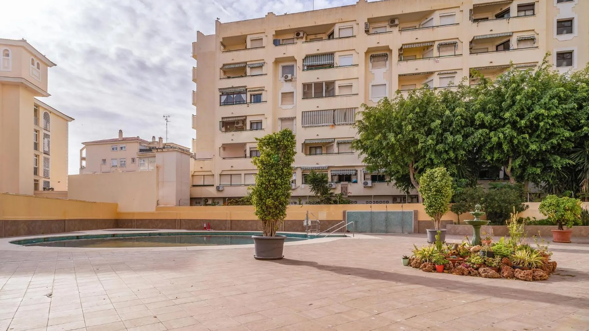Beautiful Apartment In Τορρεμολίνος 0*,  Ισπανία